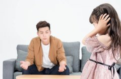 谁咬了蛋糕的故事