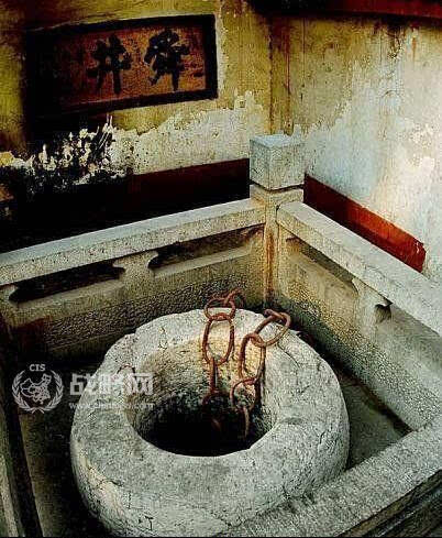 四川镇水神兽被挖一天十多座大桥坍塌